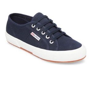 Superga navy
Women's 2750 Cotu. Size 9